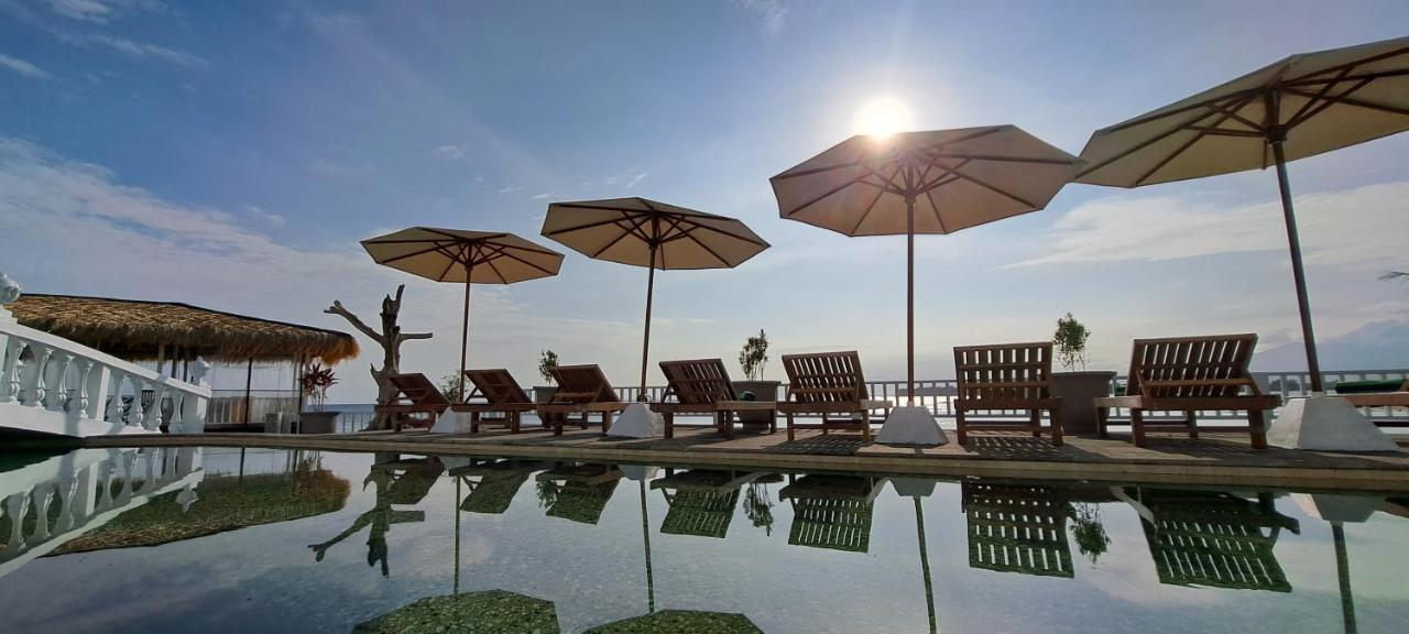 Gili Beachfront Suites Gili Trawangan Luaran gambar